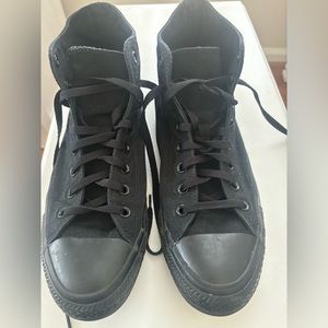 Black converse- M11/W13- excellent condition